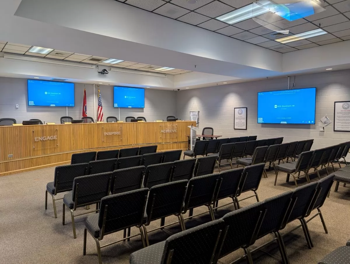 PPDS delivers ‘transformational’ communication and engagement capabilities to Tennessee school’s central offices with Philips Professional Displays